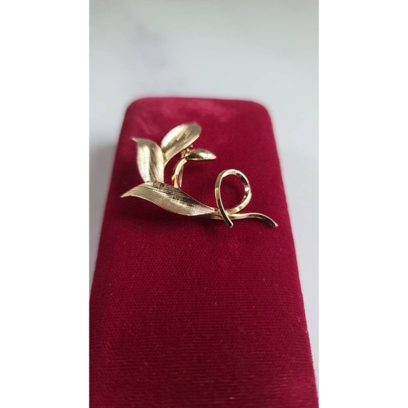 Vintage 12K GF Leaf Shaped Brooch - Picture 6 of 10